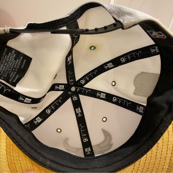 New Era Chicago Bulls Snap Back Hat (CN) - Picture 2 of 12